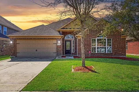 5446 Seabird St, Baytown, TX 77521
