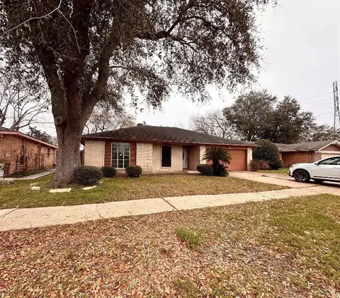 3347 Fern Rock Dr, La Porte, TX 77571