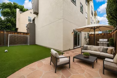 939 Colorado St #22, Houston, TX 77007