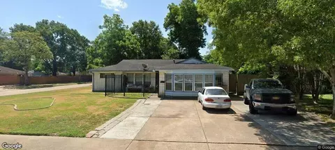 1303 Saddle Rock Dr, Houston, TX 77088