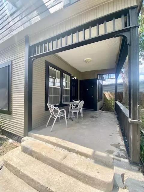 1406 Elliott St, Houston, TX 77023