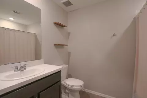 Bath - 104 Austin Rd, Angleton, TX 77515 photo 2 of 2