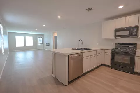 Living - 104 Austin Rd, Angleton, TX 77515 photo 1 of 3