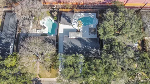 View/Area - 2619 Stoney Brook Dr, Houston, TX 77063 photo 1 of 2