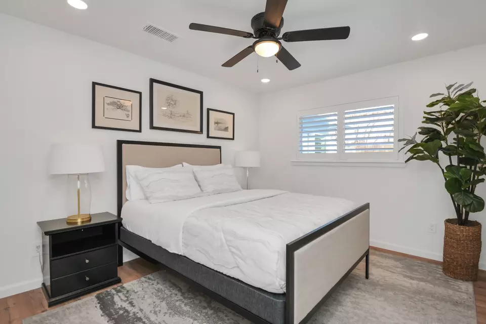 Bedroom - 2619 Stoney Brook Dr, Houston, TX 77063 photo 3 of 7