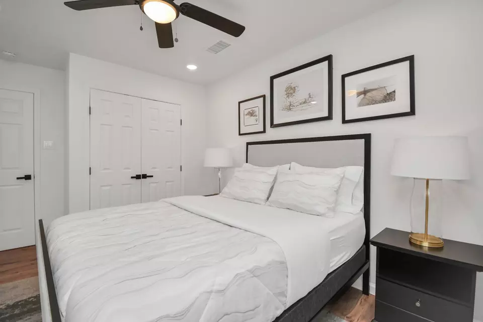 Bedroom - 2619 Stoney Brook Dr, Houston, TX 77063 photo 4 of 7