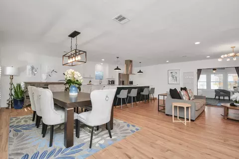 Dining - 2619 Stoney Brook Dr, Houston, TX 77063 photo 1 of 2