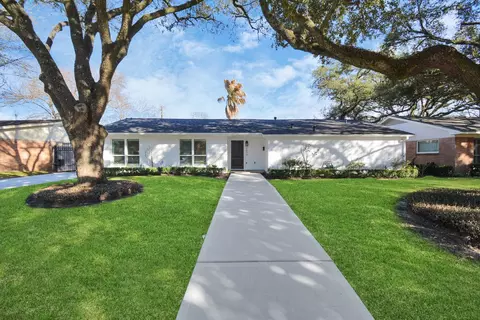 Exterior - 2619 Stoney Brook Dr, Houston, TX 77063 photo 1 of 8