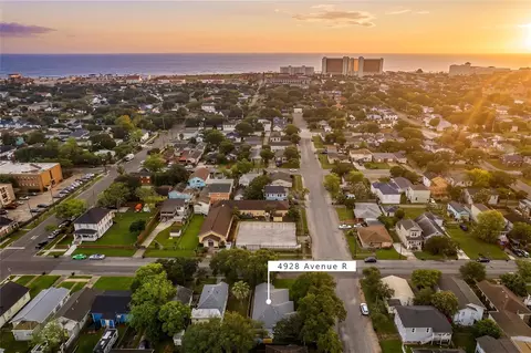 4928 Avenue R, Galveston, TX 77551