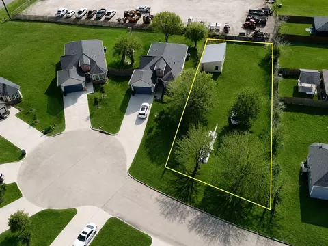 3 Donna Ct, Brookshire, TX 77423