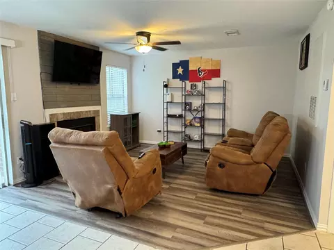 418 Garland Dr #118, Lake Jackson, TX 77566