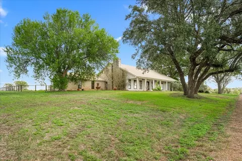 4214 Old College Rd, La Grange, TX 78945