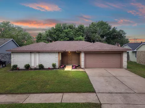 7235 Sonnet Glen Ln, Houston, TX 77095