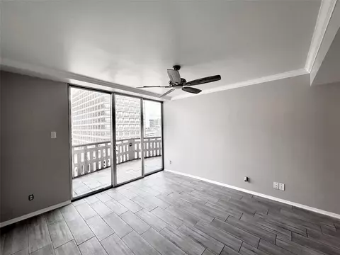 2016 Main St #915, Houston, TX 77002