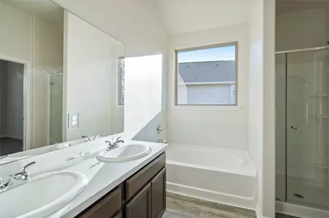 Bath - 13979 Katlin Rd, Conroe, TX 77306 photo 1 of 2