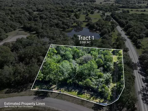 102 Woodland Meadows Ln, La Grange, TX 78945
