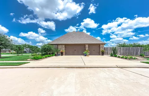 Exterior - 720 Rustic Oaks Dr, Angleton, TX 77515 photo 3 of 12