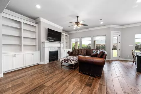 Living - 720 Rustic Oaks Dr, Angleton, TX 77515 photo 1 of 2