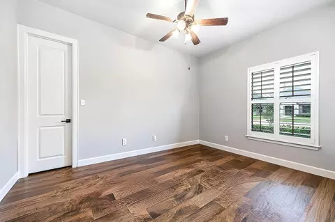 Bedroom - 720 Rustic Oaks Dr, Angleton, TX 77515 photo 4 of 4