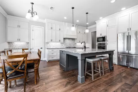 Kitchen - 720 Rustic Oaks Dr, Angleton, TX 77515 photo 3 of 4