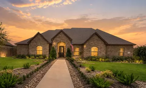 720 Rustic Oaks Dr, Angleton, TX 77515