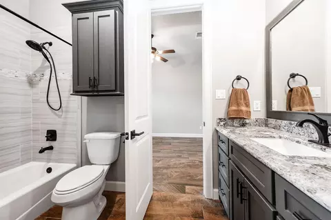 Bath - 720 Rustic Oaks Dr, Angleton, TX 77515 photo 5 of 5