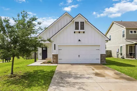 148 Austin Rd, Angleton, TX 77515