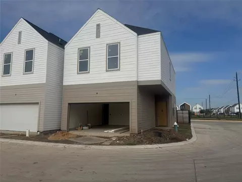 4012 Buffalo Moon Dr, Houston, TX 77045