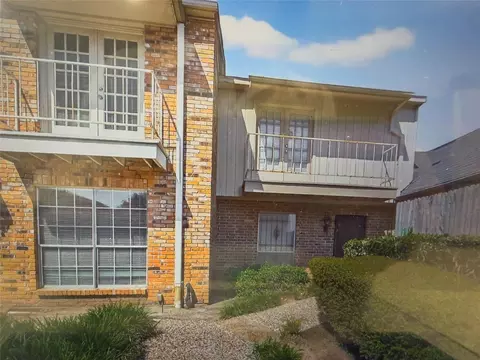 6111 Beverly Hill St #28, Houston, TX 77057