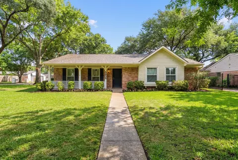 5658 Cartagena St, Houston, TX 77035