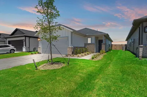 18006 Lasso Mills Dr, Hockley, TX 77447