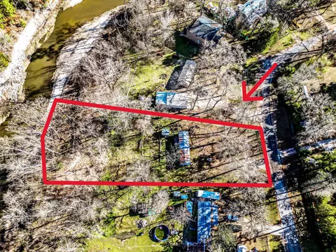 14 Creek Rd, Huntsville, TX 77320