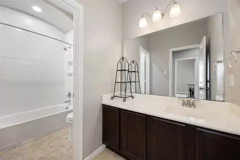 Bath - 14023 Beaverhead Range Ct, Conroe, TX 77384 photo 3 of 3