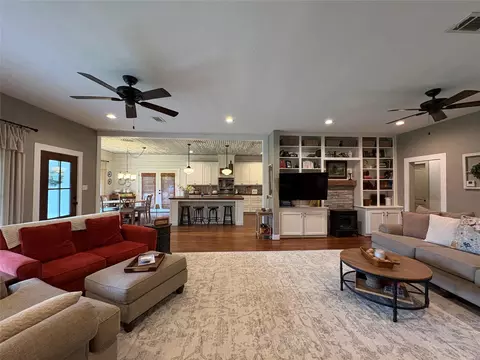 1699 Old Woodville Rd, Livingston, TX 77351