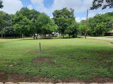 000 N Grace St, Crockett, TX 75835