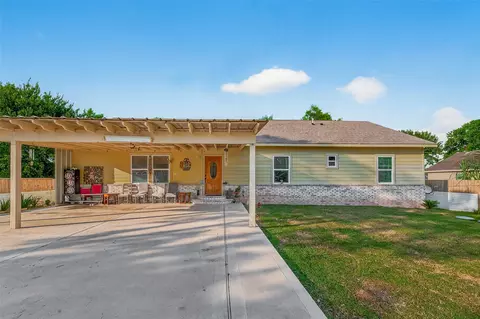 1619 Dolores St, Rosharon, TX 77583