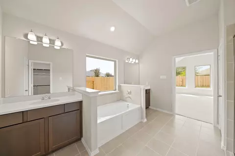 Bath - 3212 Bright Maple Dr, Spring, TX 77386 photo 2 of 4