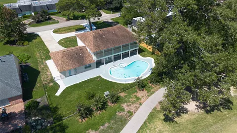 559 Hampton Rd, Conroe, TX 77302 photo 1