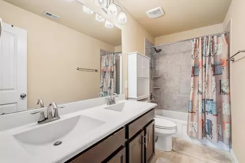 Bath - 5106 Ridge Beam Ln, Spring, TX 77389 photo 3 of 3