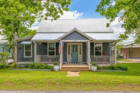 210 N Church St, Fayetteville, TX 78940