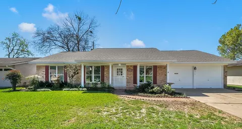 9515 Beverlyhill St, Houston, TX 77063