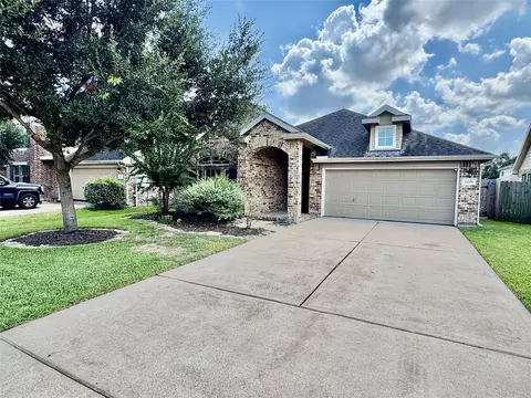 1205 Quarterhorse Dr, Alvin, TX 77511