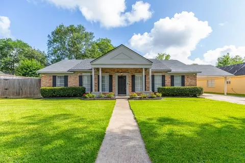 6030 Zenith St, Beaumont, TX 77706
