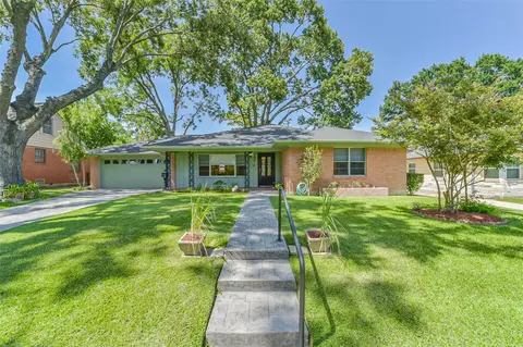 6637 Merry Ln, Houston, TX 77023