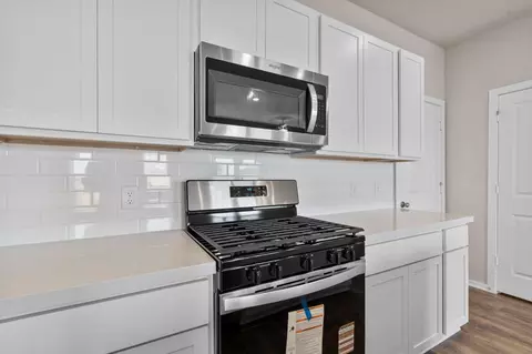 Kitchen - 3542 Cardinal Pointe Dr, Angleton, TX 77515 photo 4 of 5