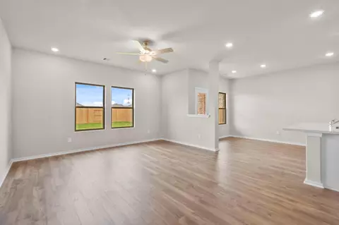 Living - 3542 Cardinal Pointe Dr, Angleton, TX 77515 photo 2 of 4