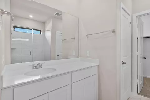 Bath - 3542 Cardinal Pointe Dr, Angleton, TX 77515 photo 1 of 2