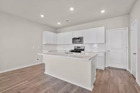 Kitchen - 3542 Cardinal Pointe Dr, Angleton, TX 77515 photo 5 of 5