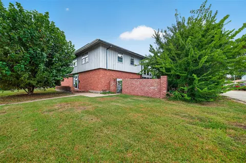 2106 New Mexico St, Baytown, TX 77520