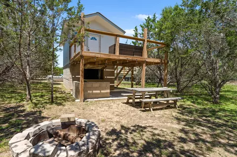 539 Rio Luna Dr, Bandera, TX 78003